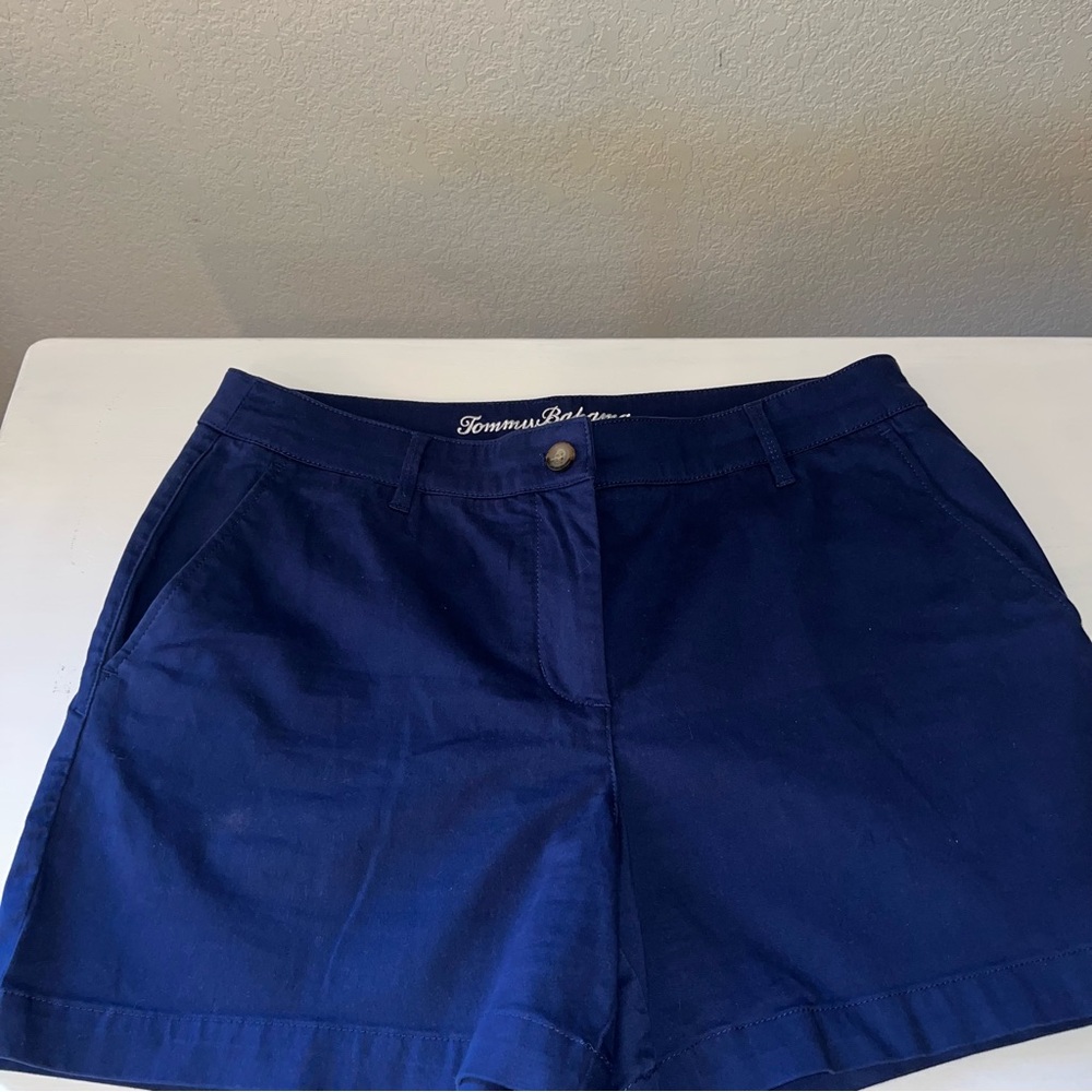 NWOT Woman’s Tommy Bahama 5” Shorts 
Size 12 - Picture 4 of 8
